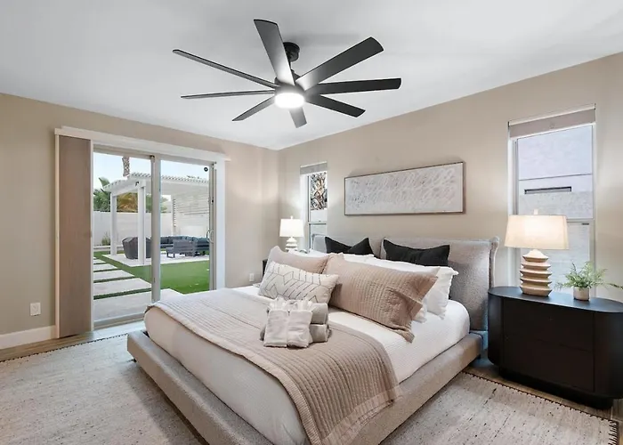 Holiday home Luxe 4br Oasis With Private Pool Bbq And Ev Chrger *