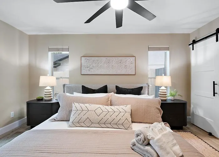 Luxe 4br Oasis With Private Pool Bbq And Ev Chrger * Phoenix