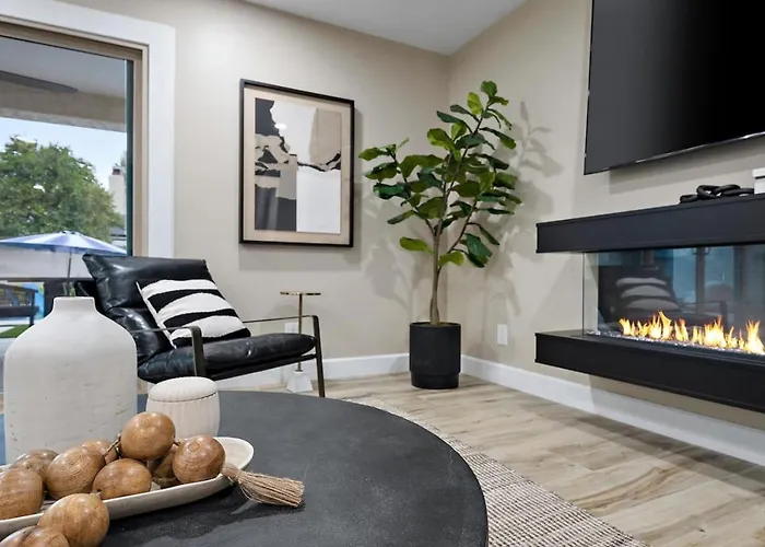 Luxe 4br Oasis With Private Pool Bbq And Ev Chrger Holiday home *