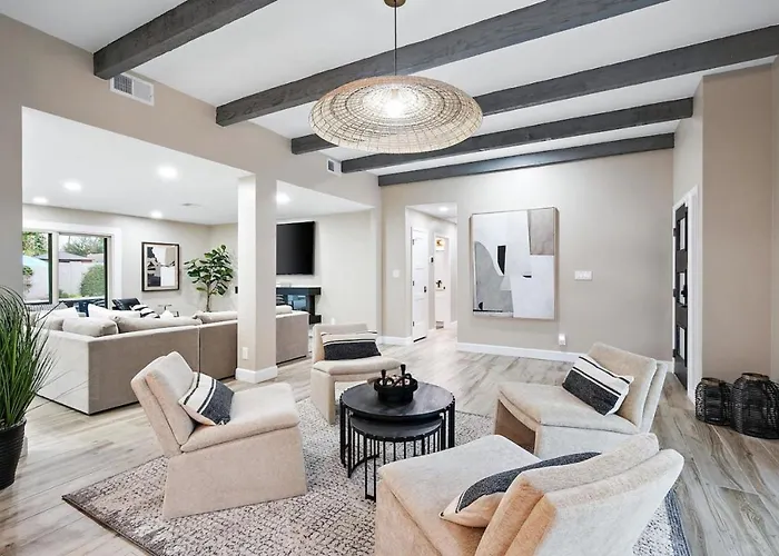 Dom wakacyjny Luxe 4br Oasis With Private Pool Bbq And Ev Chrger Phoenix