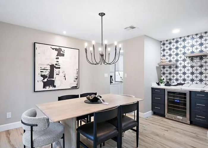 Luxe 4br Oasis With Private Pool Bbq And Ev Chrger Holiday home Phoenix