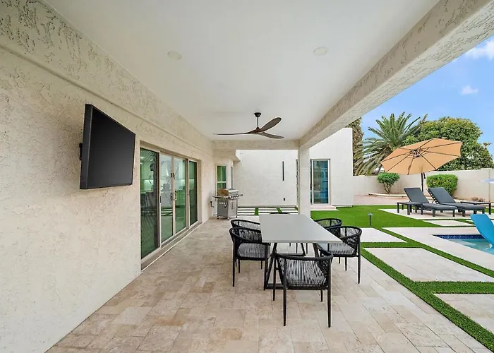 Luxe 4br Oasis With Private Pool Bbq And Ev Chrger Holiday home Phoenix