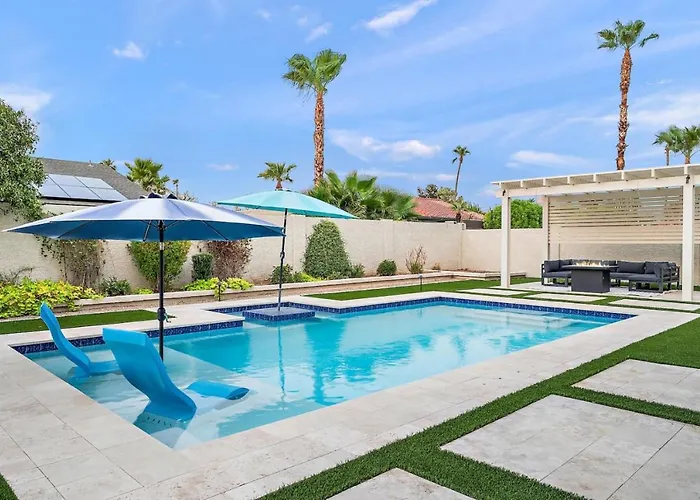 Luxe 4br Oasis With Private Pool Bbq And Ev Chrger