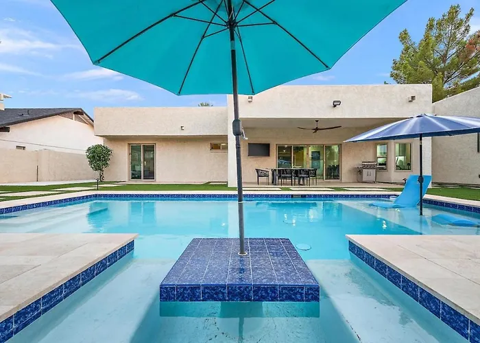 Luxe 4br Oasis With Private Pool Bbq And Ev Chrger Holiday home Phoenix