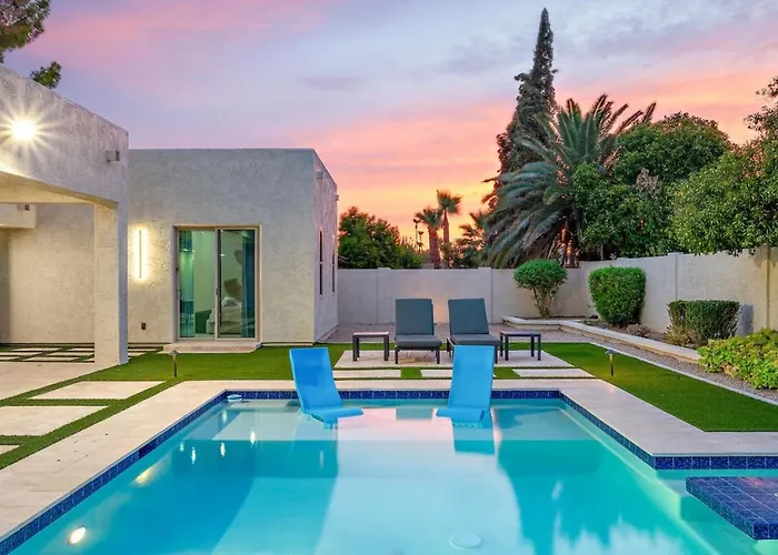 Luxe 4br Oasis With Private Pool Bbq And Ev Chrger Holiday home *