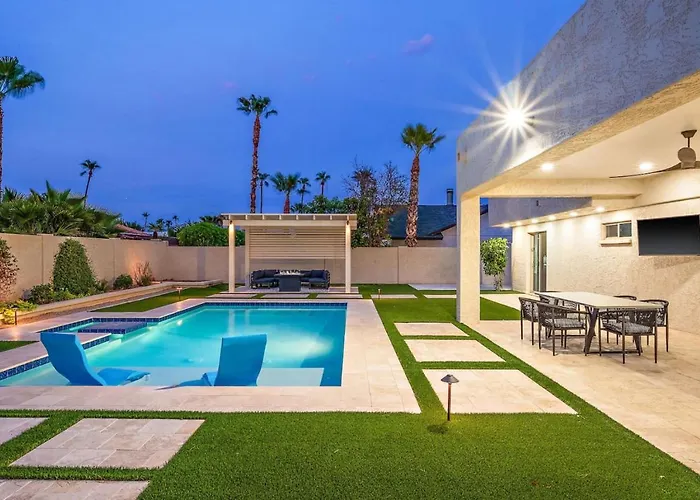 Luxe 4br Oasis With Private Pool Bbq And Ev Chrger * Phoenix