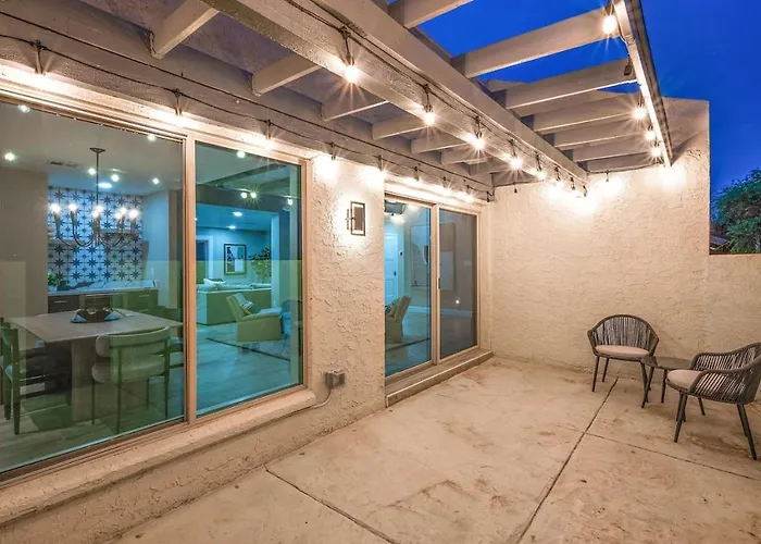 Holiday home Luxe 4br Oasis With Private Pool Bbq And Ev Chrger *