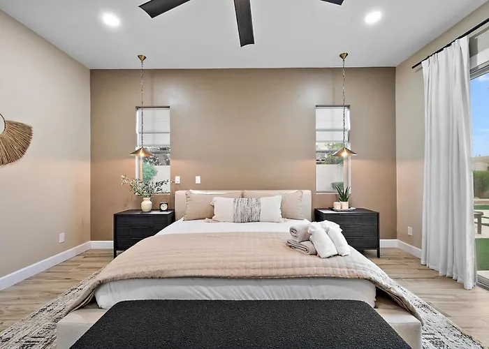 Luxe 4br Oasis With Private Pool Bbq And Ev Chrger * Phoenix