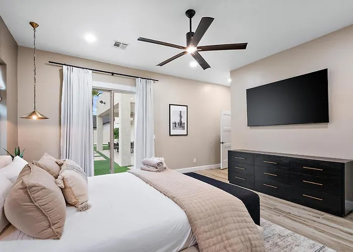 Holiday home Luxe 4br Oasis With Private Pool Bbq And Ev Chrger Phoenix