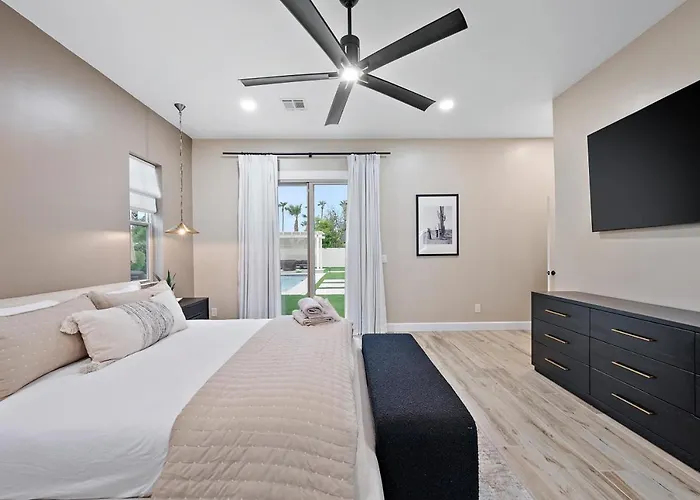 Luxe 4br Oasis With Private Pool Bbq And Ev Chrger *