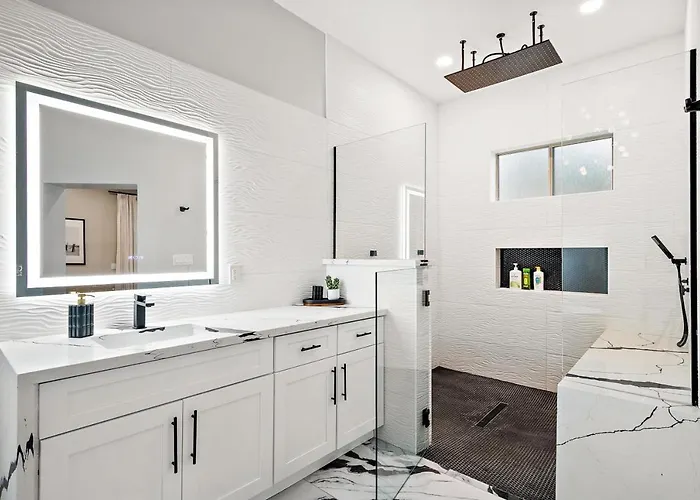 Luxe 4br Oasis With Private Pool Bbq And Ev Chrger * Phoenix